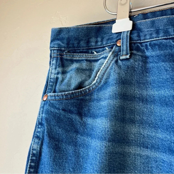 Vintage Wrangler Jeans 42x32 Cowboy Work Ranch Outdoors Mens Farmer Chore Hipste - Picture 11 of 13